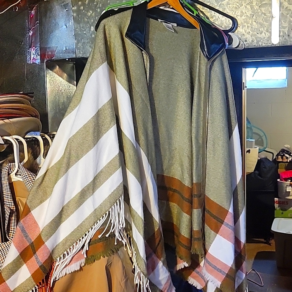 Super cute poncho that you can zip up!